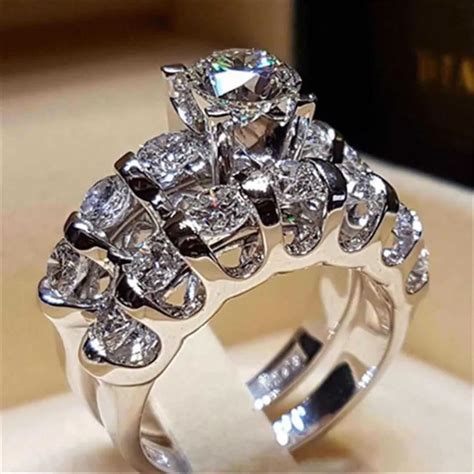 WOMEN'S LUXURY CRYSTALS RINGS 